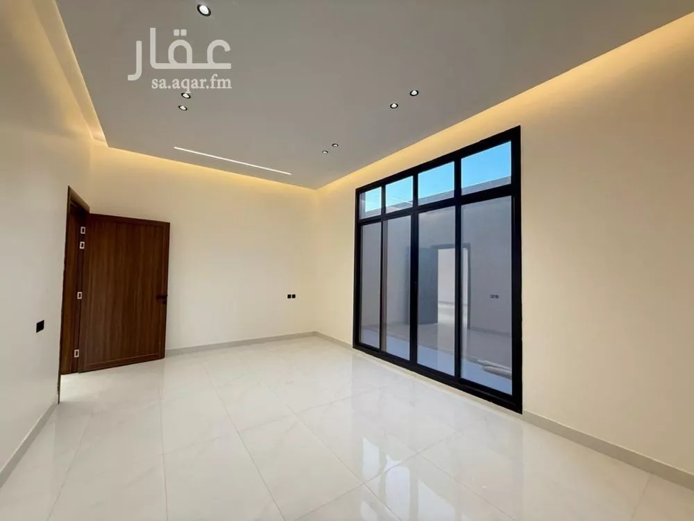 6 bedroom villa in Al Mahdiyyah 4
