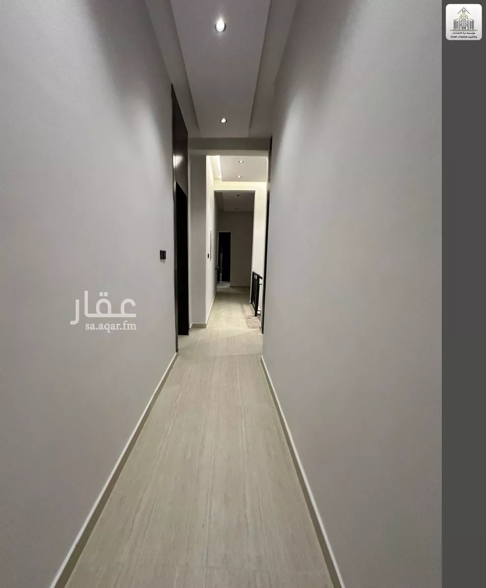 8 bedroom villa in Al Janadriyah 6