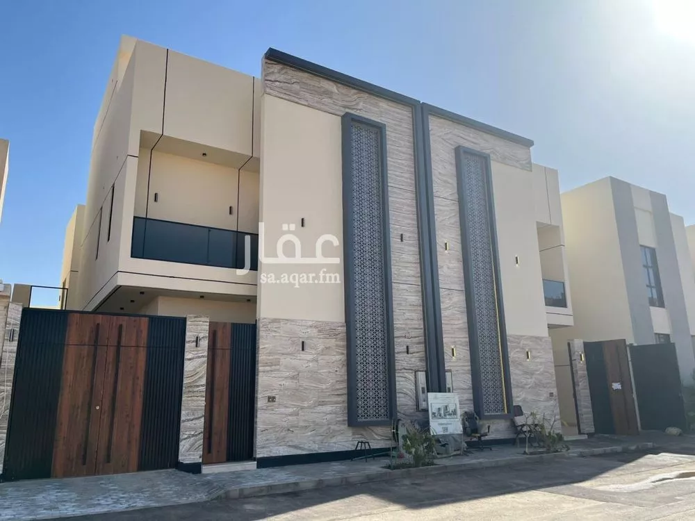 5 bedroom villa in Al Mahdiyyah 2