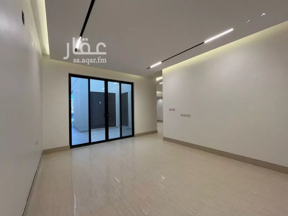 5 bedroom villa in Al Mahdiyyah 12