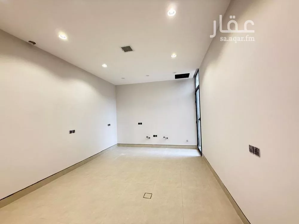 5 bedroom villa in Al Mahdiyyah 11