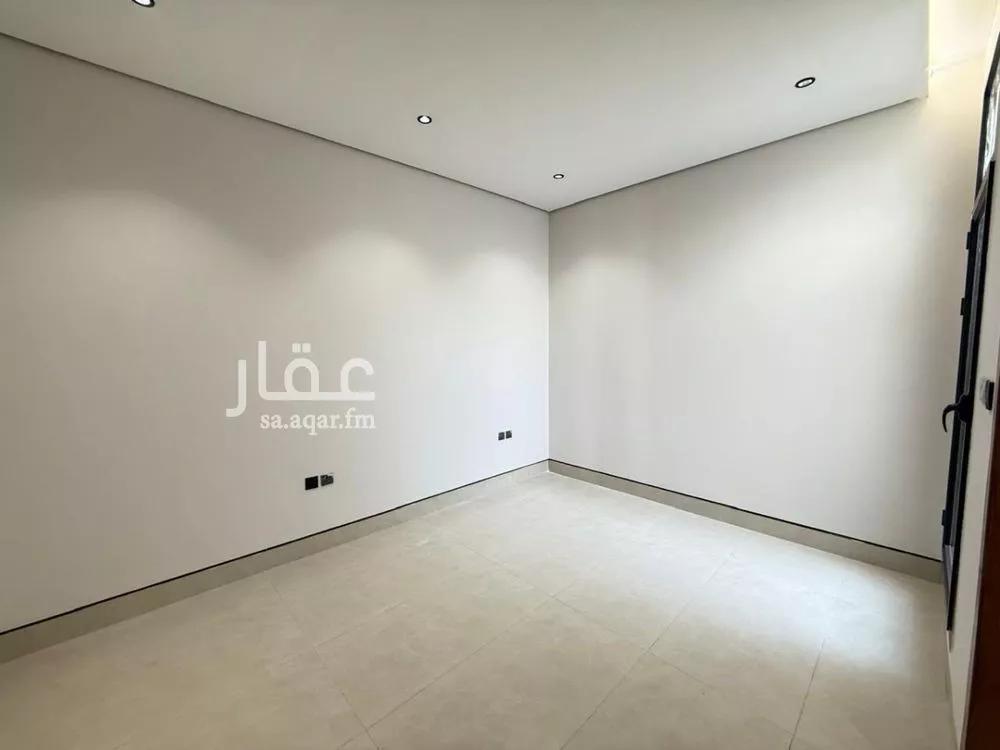 5 bedroom villa in Al Mahdiyyah 26
