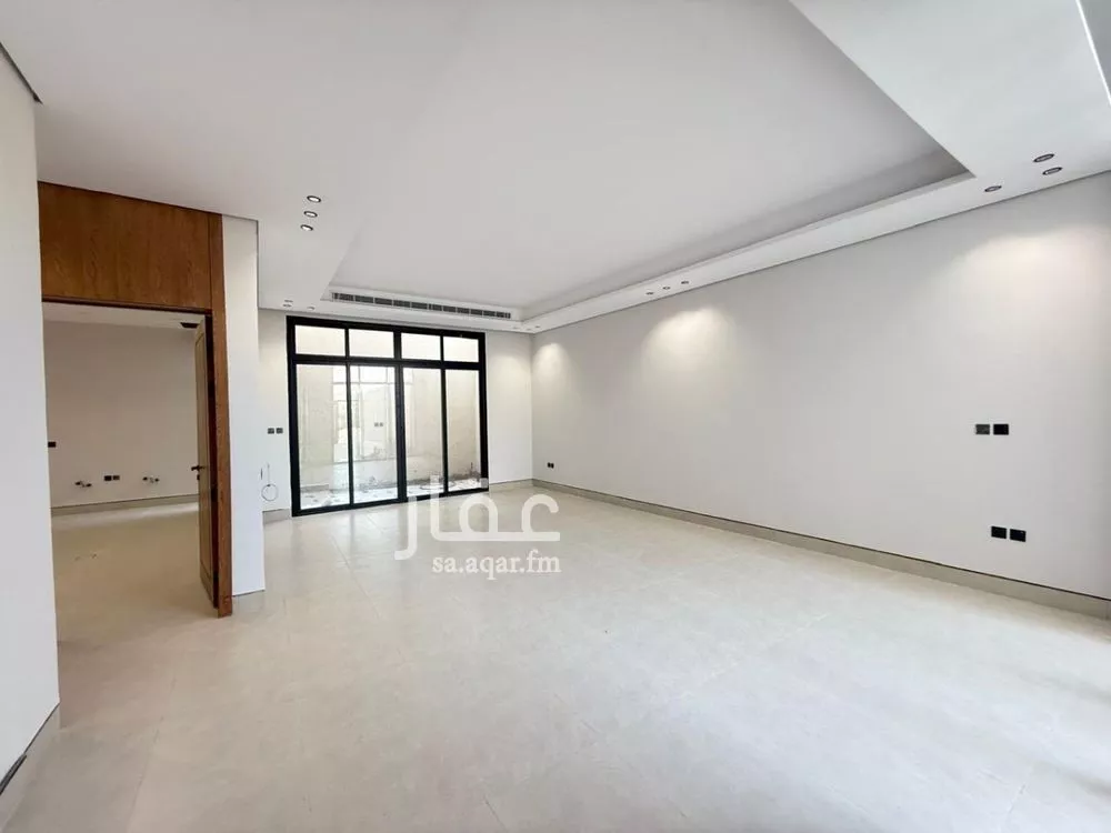 5 bedroom villa in Al Mahdiyyah 6