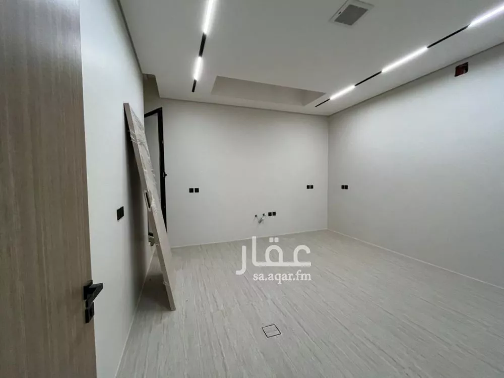 5 bedroom villa in Al Mahdiyyah 6