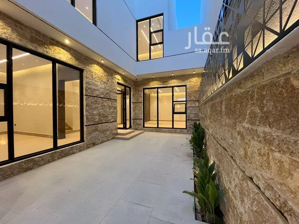 5 bedroom villa in Al Mahdiyyah 2