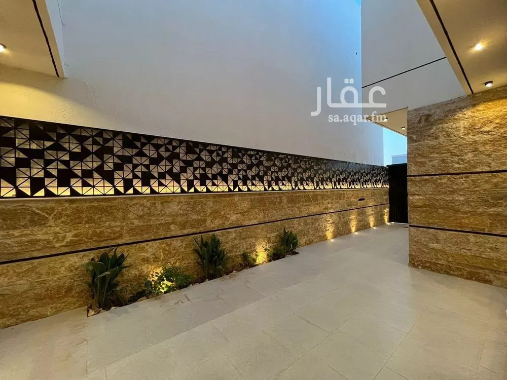 5 bedroom villa in Al Mahdiyyah 6