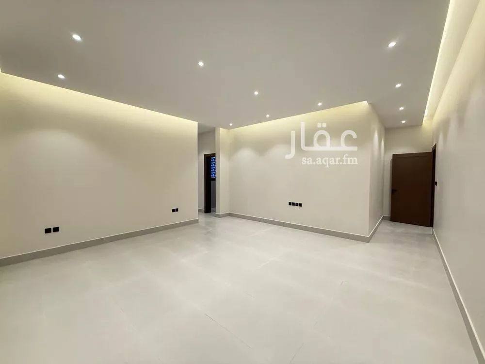 5 bedroom villa in Al Mahdiyyah 18