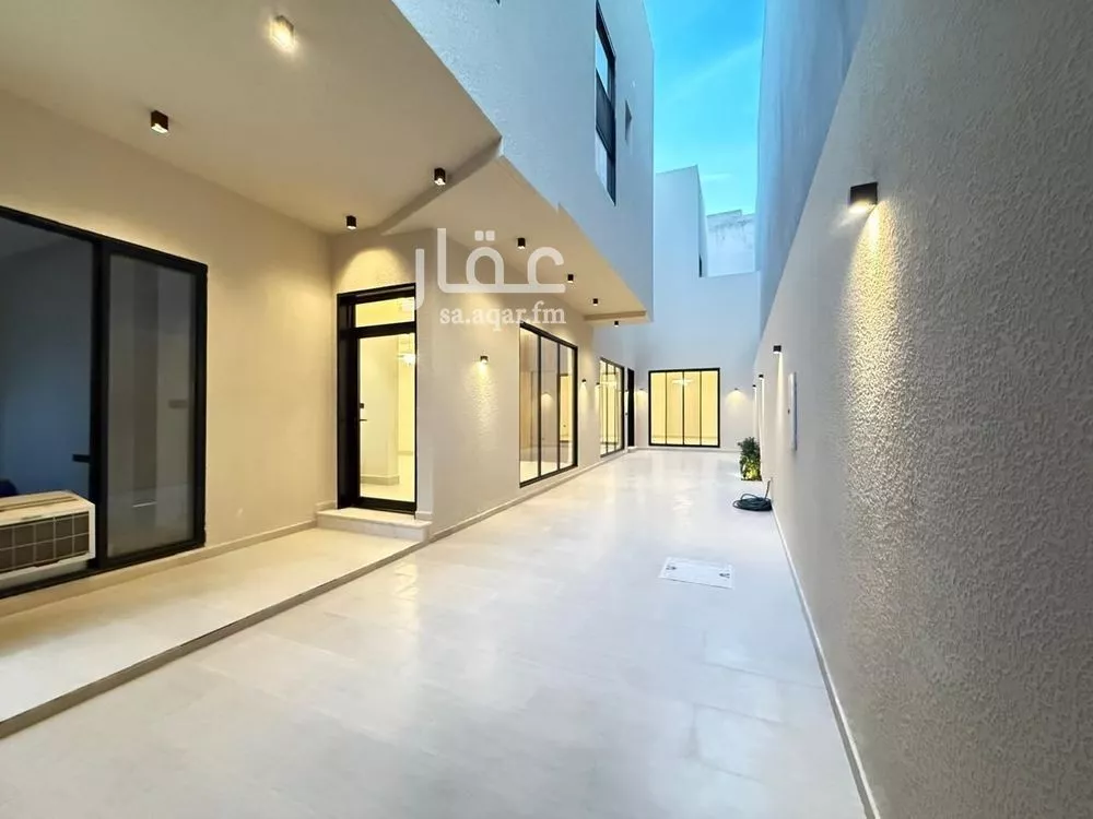 5 bedroom villa in Al Mahdiyyah 22