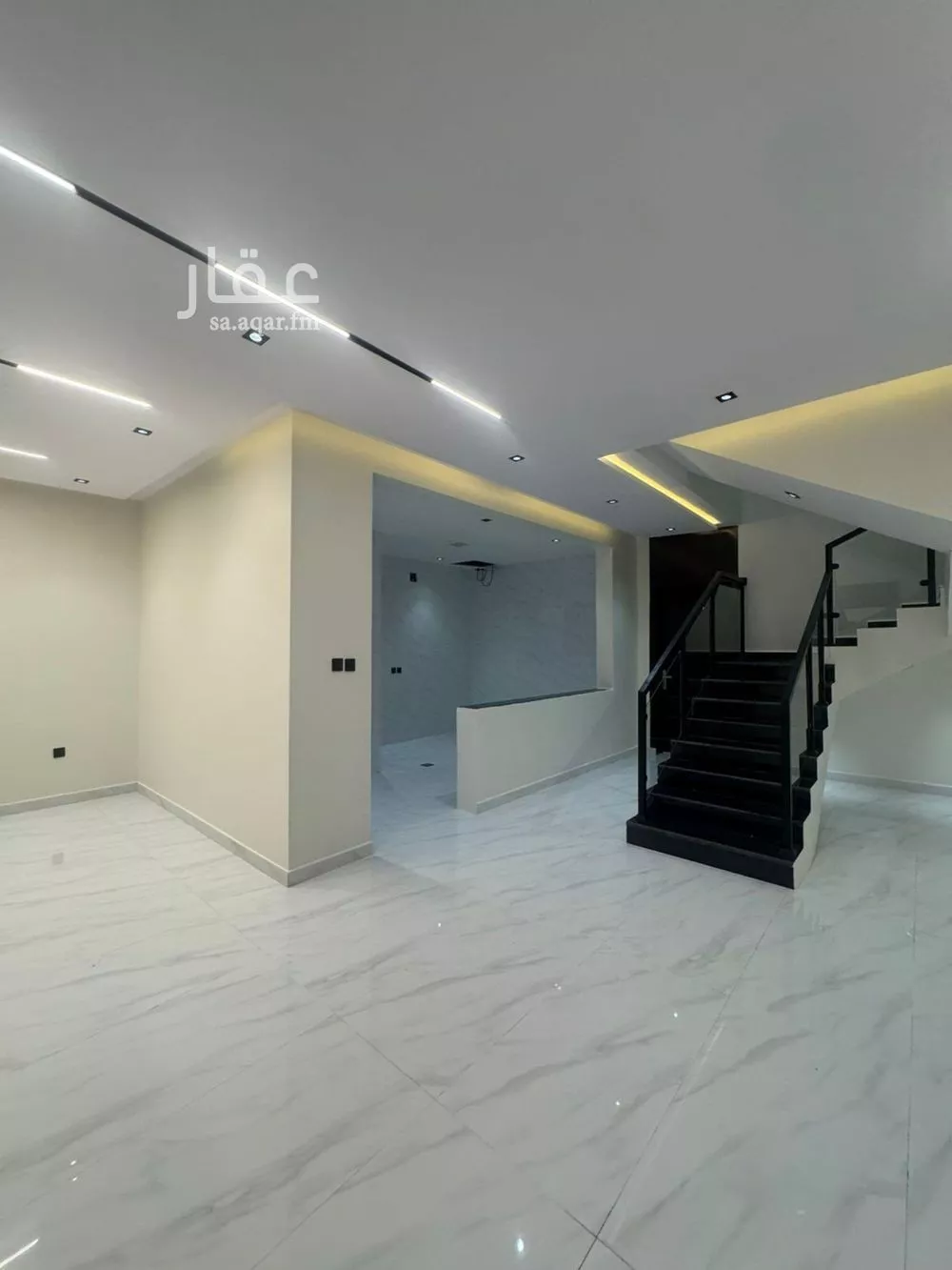 5 bedroom villa in Al Rimal 9