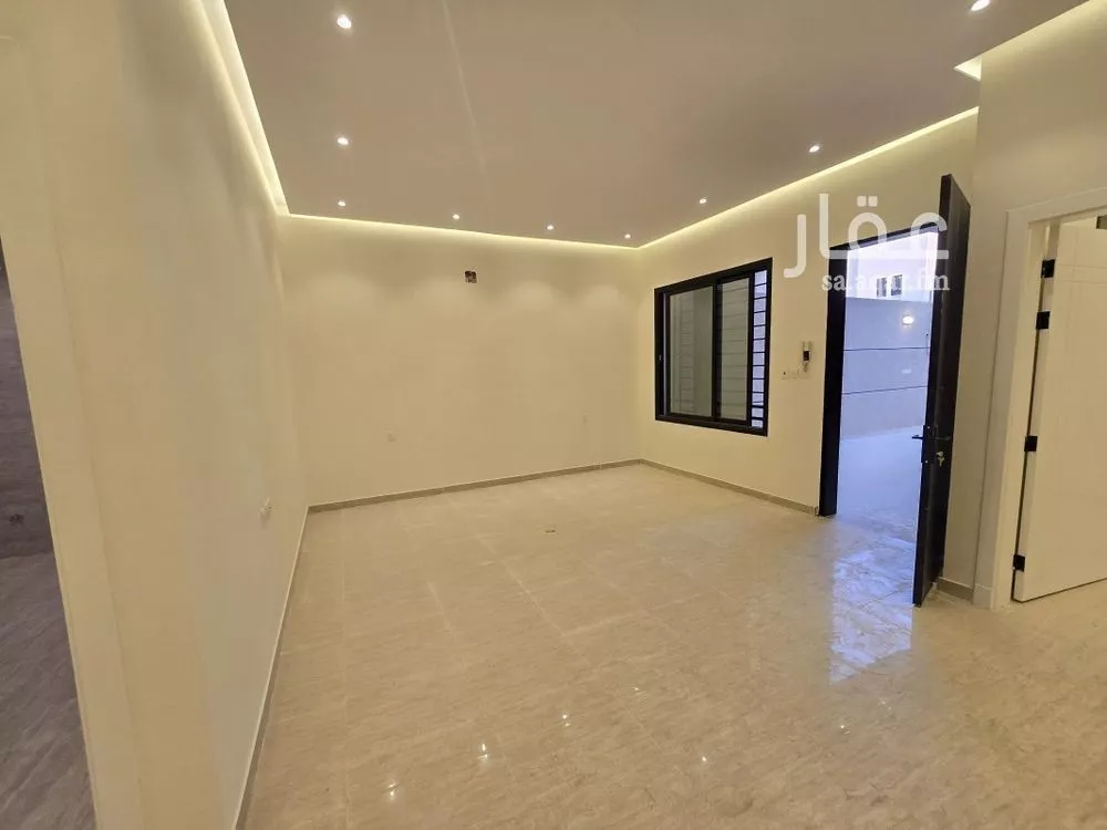 6 bedroom villa in Al Zahrah 11