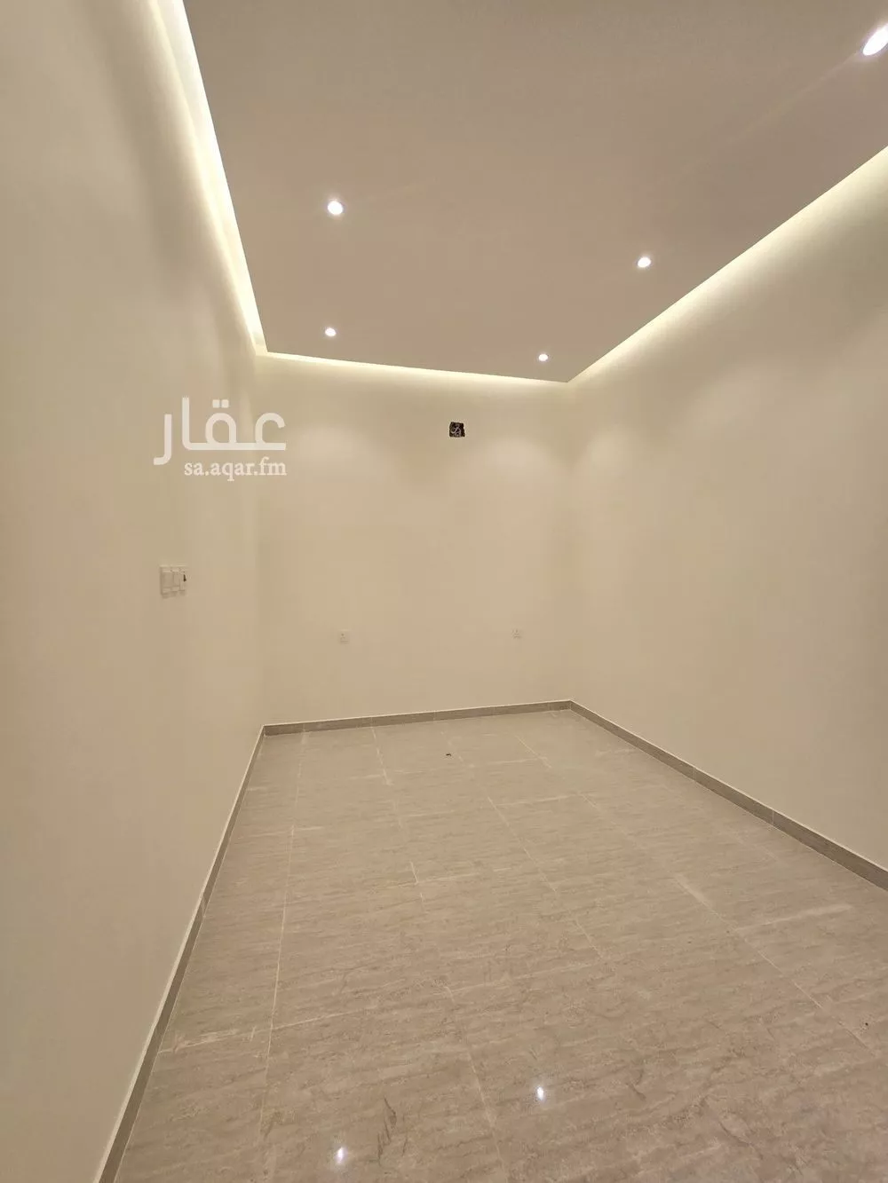 6 bedroom villa in Al Zahrah 10
