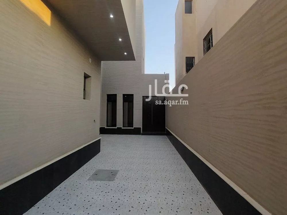 5 bedroom villa in Dhahrat Laban 2
