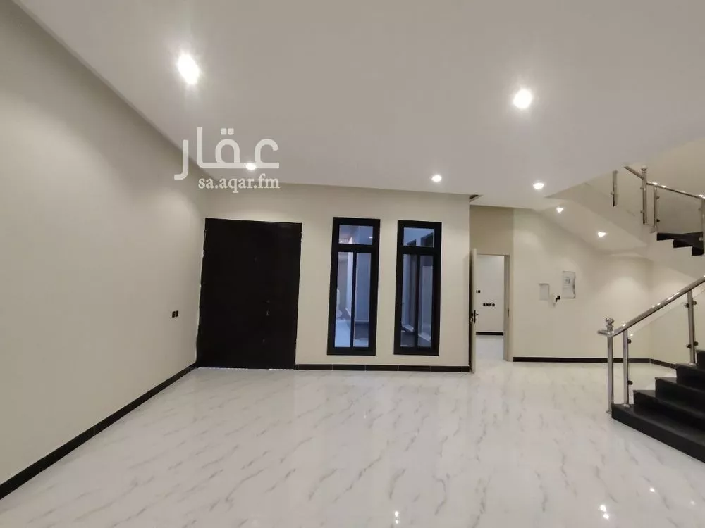 5 bedroom villa in Dhahrat Laban 11