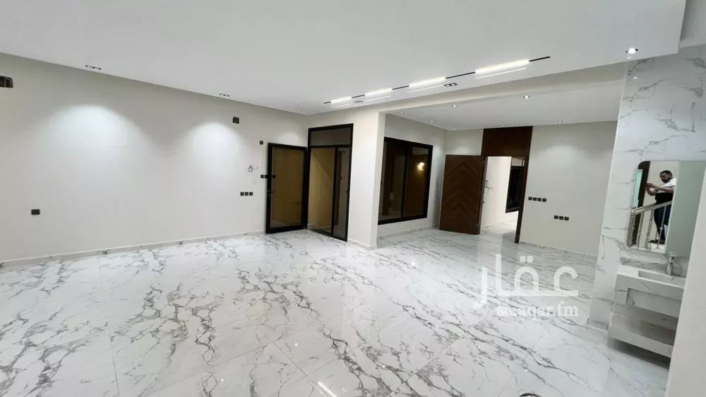 5 bedroom villa in Tuwaiq 16