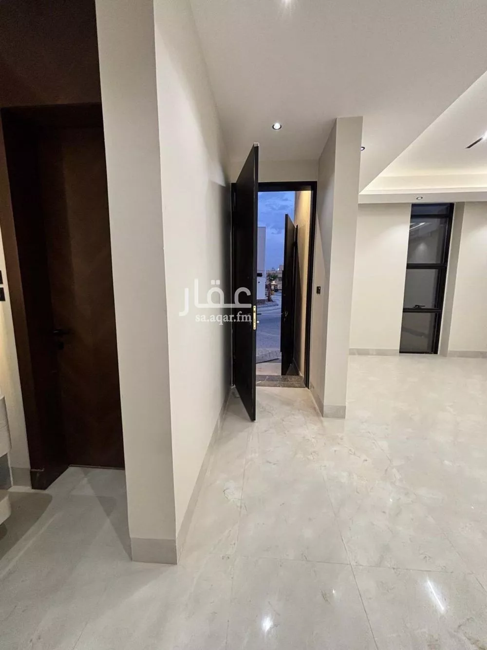 5 bedroom villa in Al Mahdiyyah 6