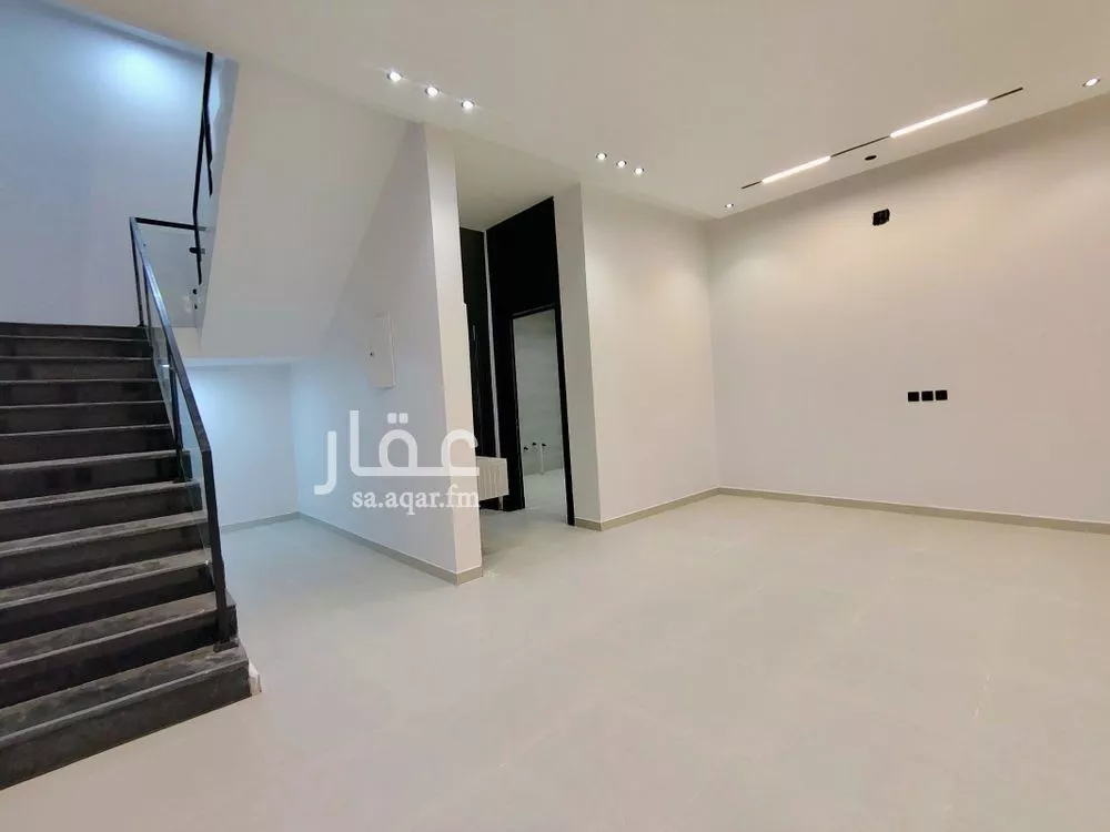 6 bedroom villa in Okaz 7