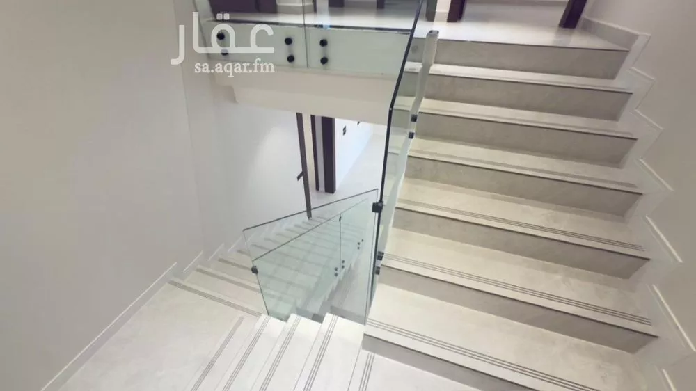 فيلا 5 غرف في الجنادرية 6
