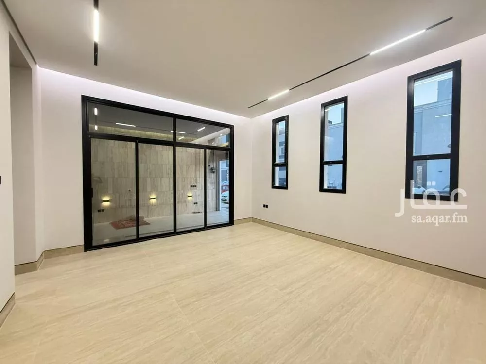 5 bedroom villa in Al Mahdiyyah 17