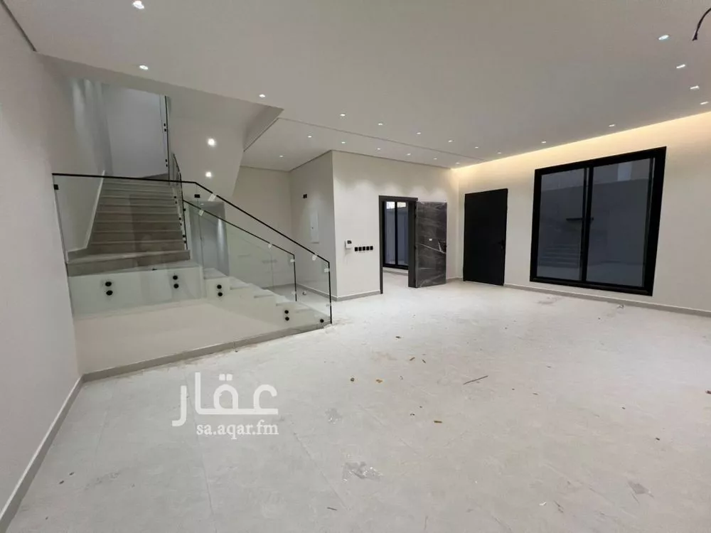 6 bedroom villa in Dhahrat Laban 11