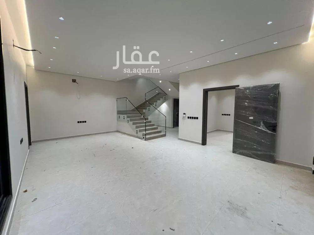 6 bedroom villa in Dhahrat Laban 14