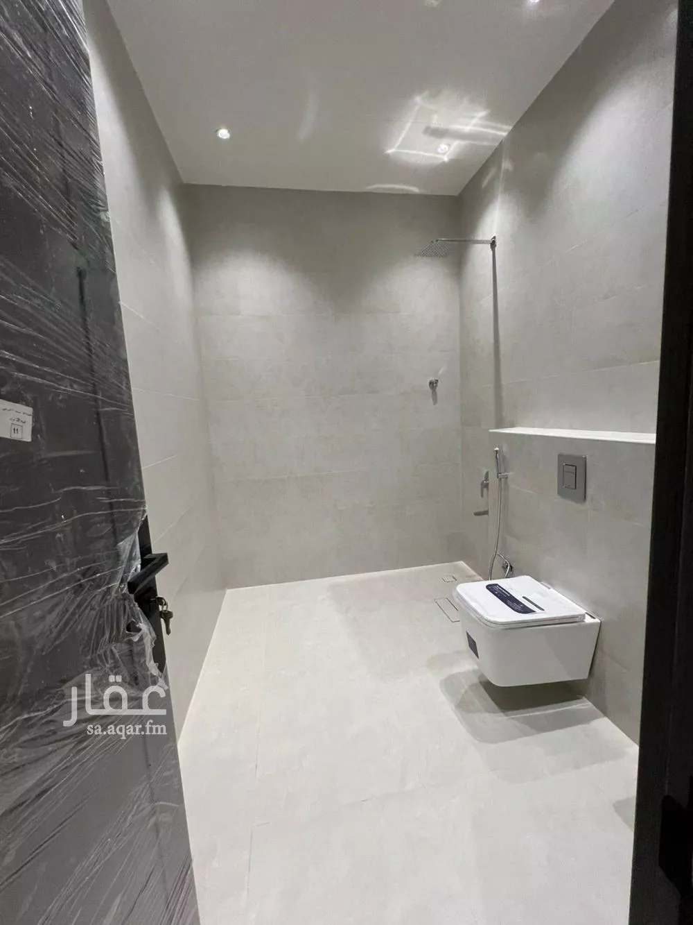 6 bedroom villa in Dhahrat Laban 15