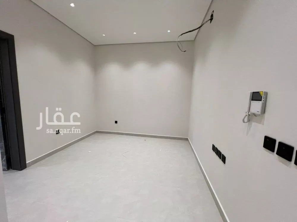 6 bedroom villa in Dhahrat Laban 6