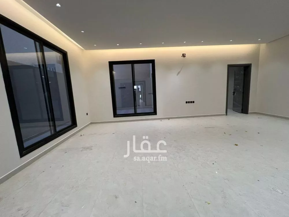 6 bedroom villa in Dhahrat Laban 7