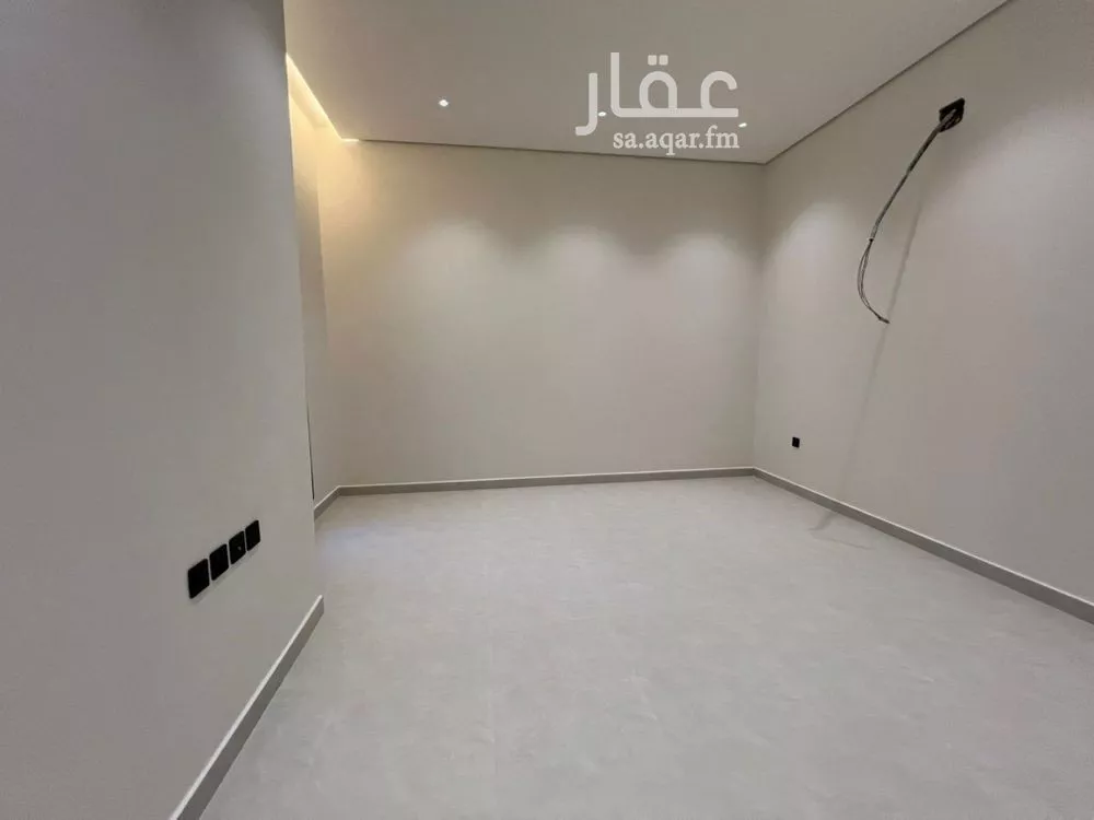 6 bedroom villa in Dhahrat Laban 9