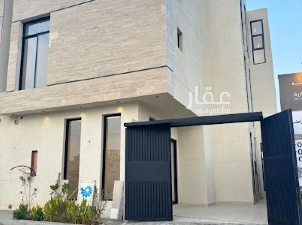 5 bedroom villa in Al Mahdiyyah 2