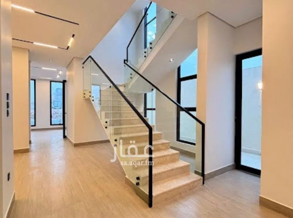 5 bedroom villa in Al Mahdiyyah 4