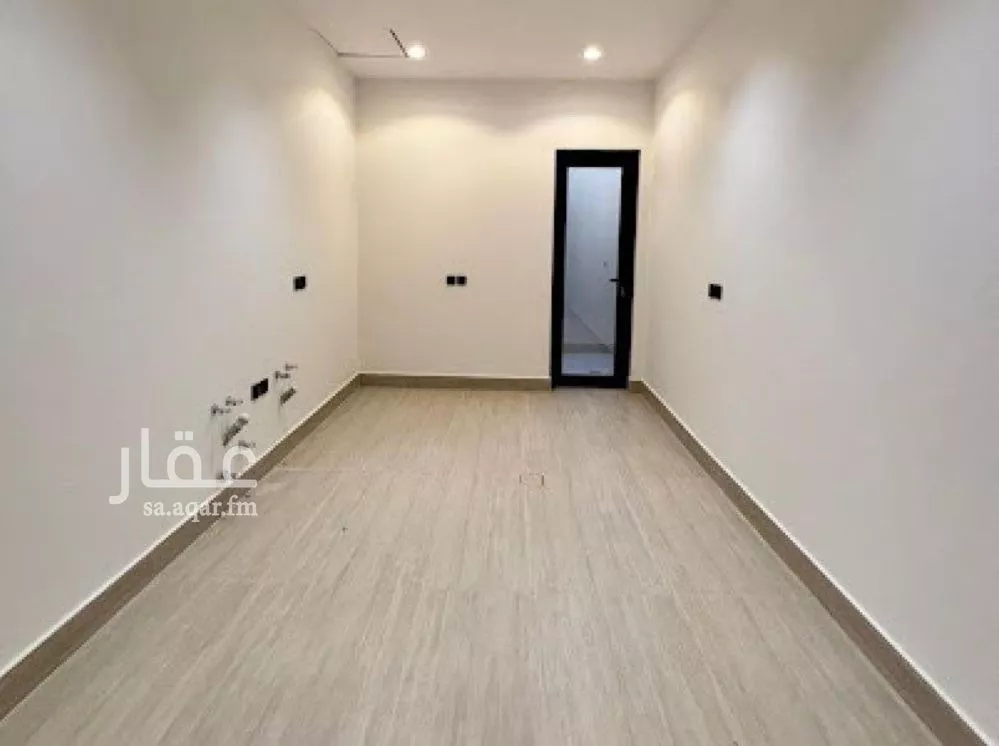 5 bedroom villa in Al Mahdiyyah 7