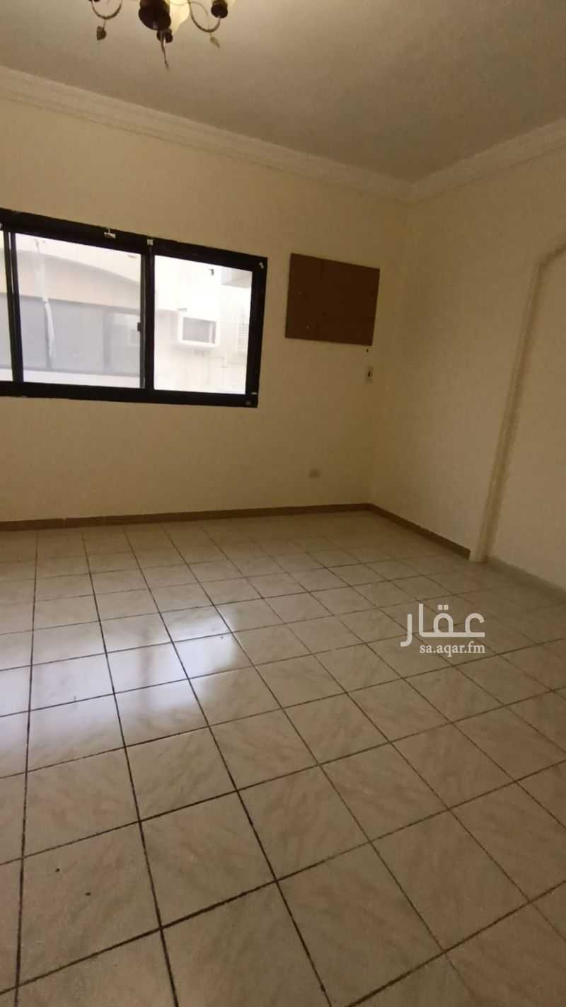 2 bedroom apartment in Al Aziziyah, Jeddah 6