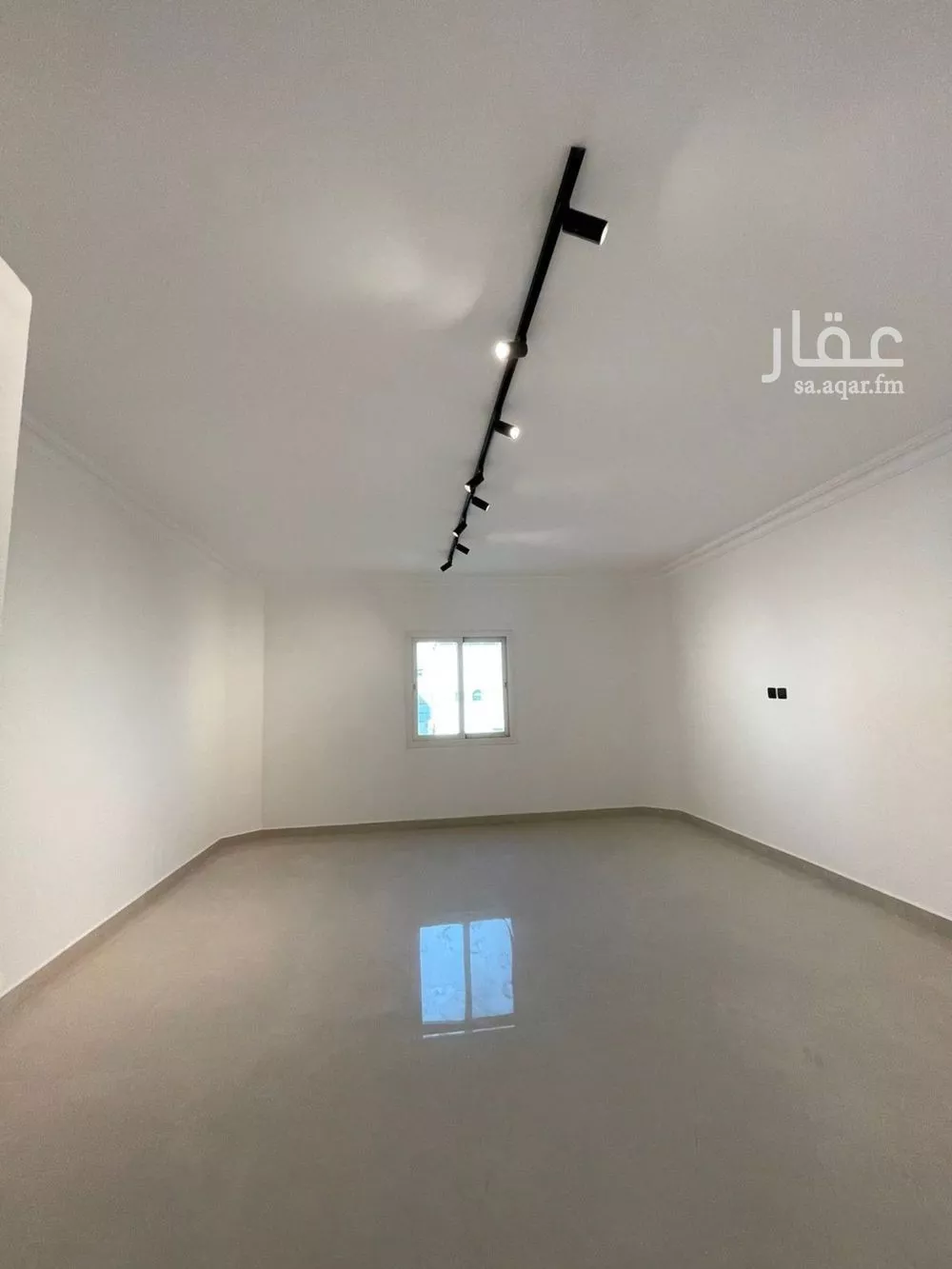 فيلا 4 غرف في المروج 21