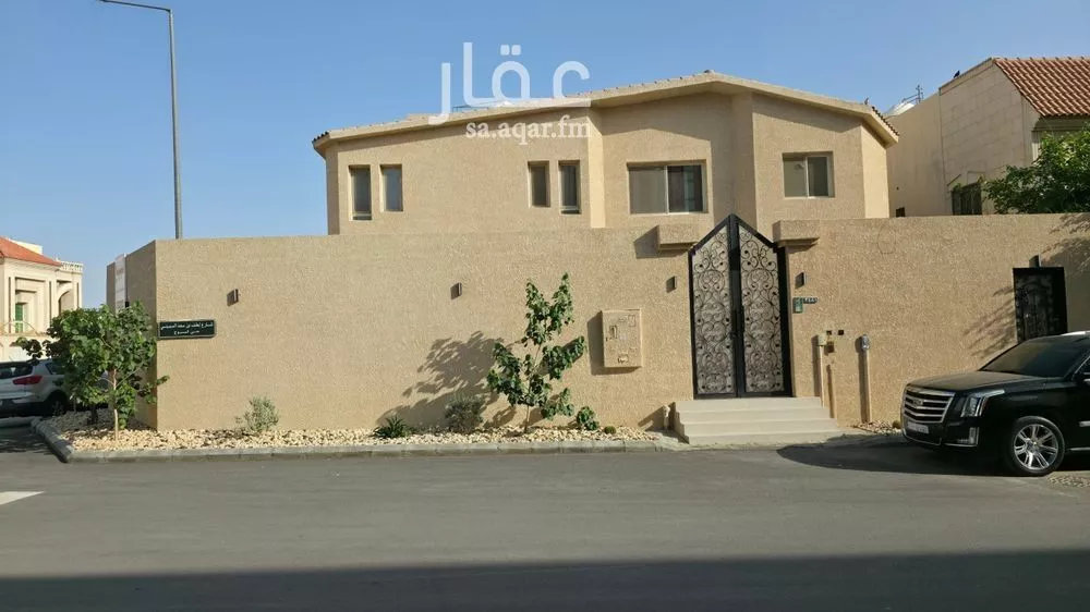 فيلا 4 غرف في المروج 4