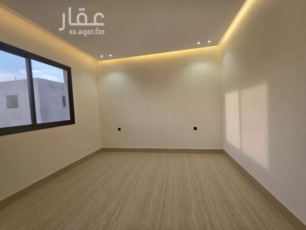 6 bedroom villa in Dhahrat Laban 7