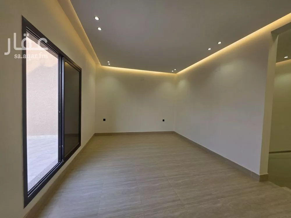 6 bedroom villa in Dhahrat Laban 9