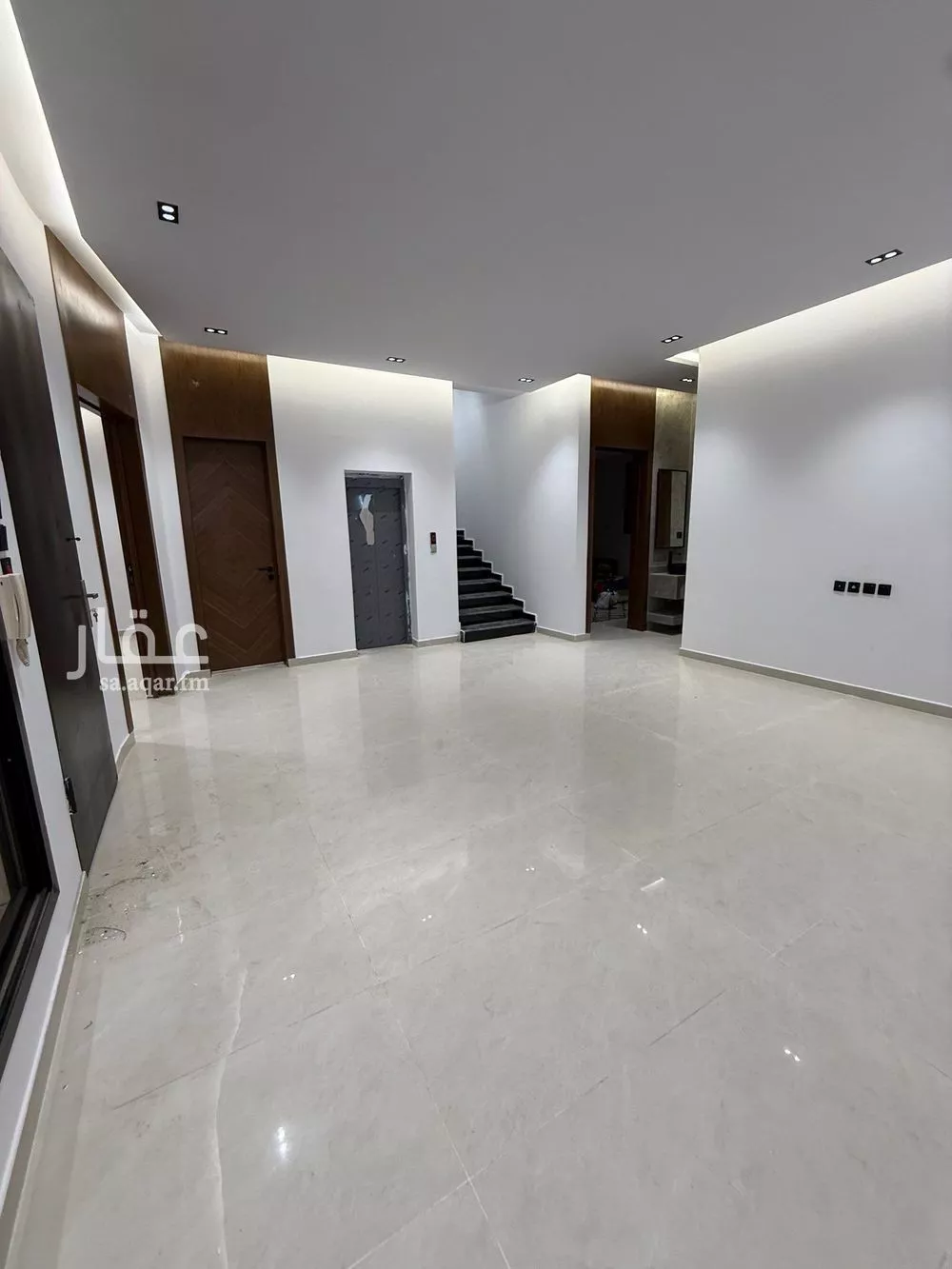 5 bedroom villa in Tuwaiq 11