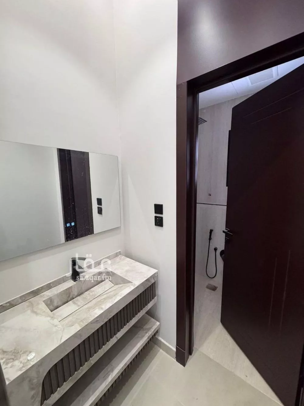 5 bedroom villa in Al Mahdiyyah 4