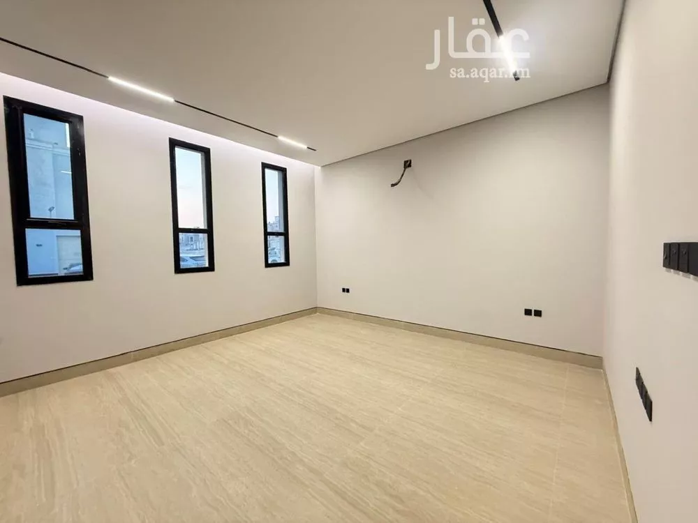 5 bedroom villa in Al Mahdiyyah 4