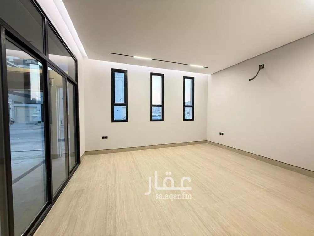 5 bedroom villa in Al Mahdiyyah 5