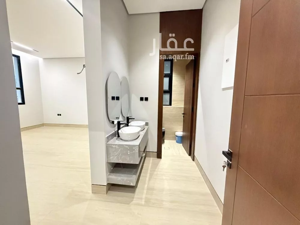 5 bedroom villa in Al Mahdiyyah 6