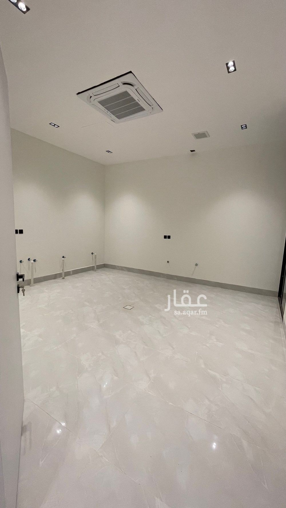 6 bedroom villa in Al Mahdiyyah 3