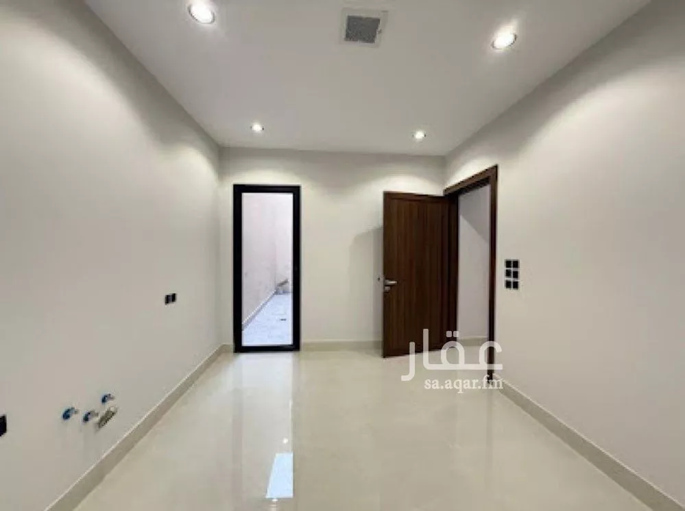 6 bedroom villa in Al Mahdiyyah 13