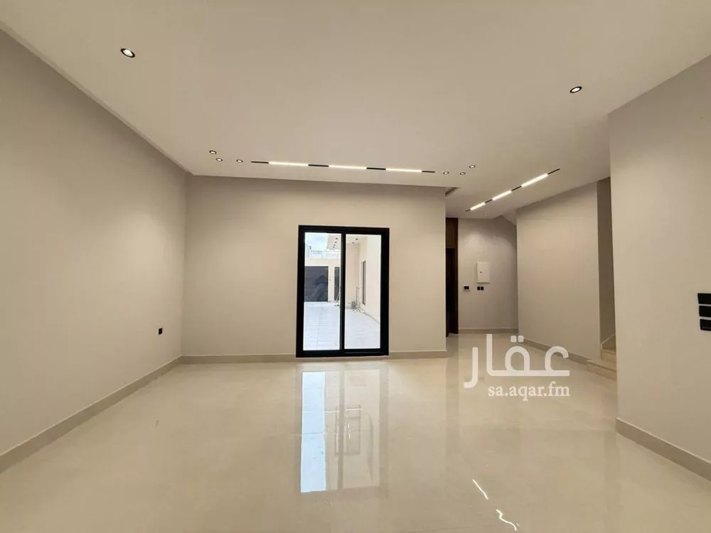 6 bedroom villa in Al Mahdiyyah 13
