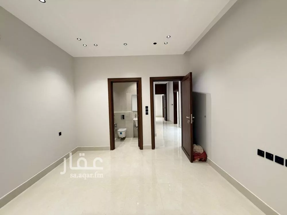 6 bedroom villa in Al Mahdiyyah 20