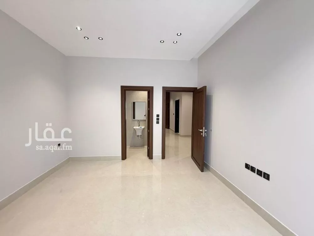 6 bedroom villa in Al Mahdiyyah 22