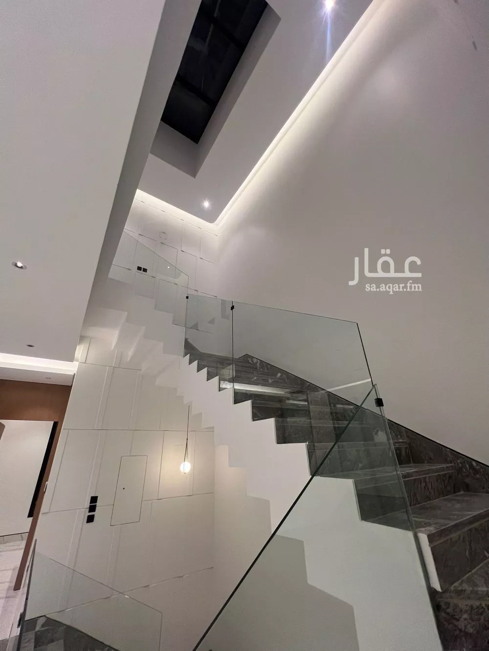 فيلا 5 غرف في النرجس 20