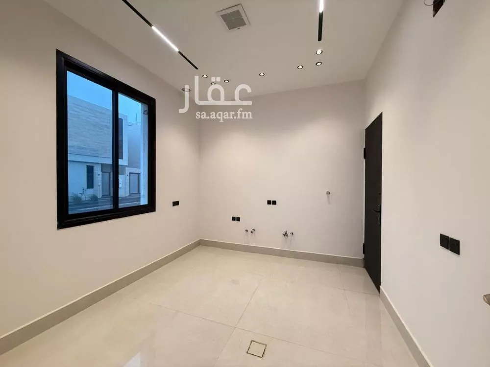 6 bedroom villa in Al Mahdiyyah 15