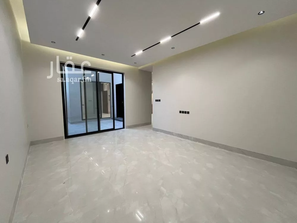 6 bedroom villa in Al Mahdiyyah 16