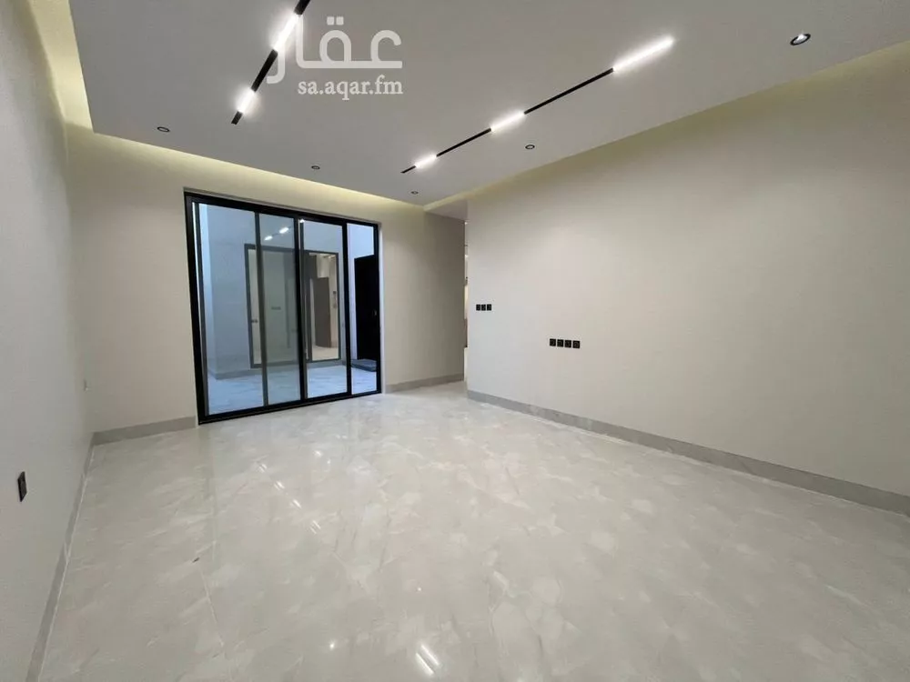 6 bedroom villa in Al Mahdiyyah 24